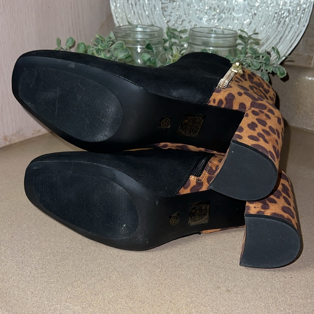 Journee Sarah Collection Black Animal Print Two Tone Ankle Boots NWOT - Picture 10 of 13